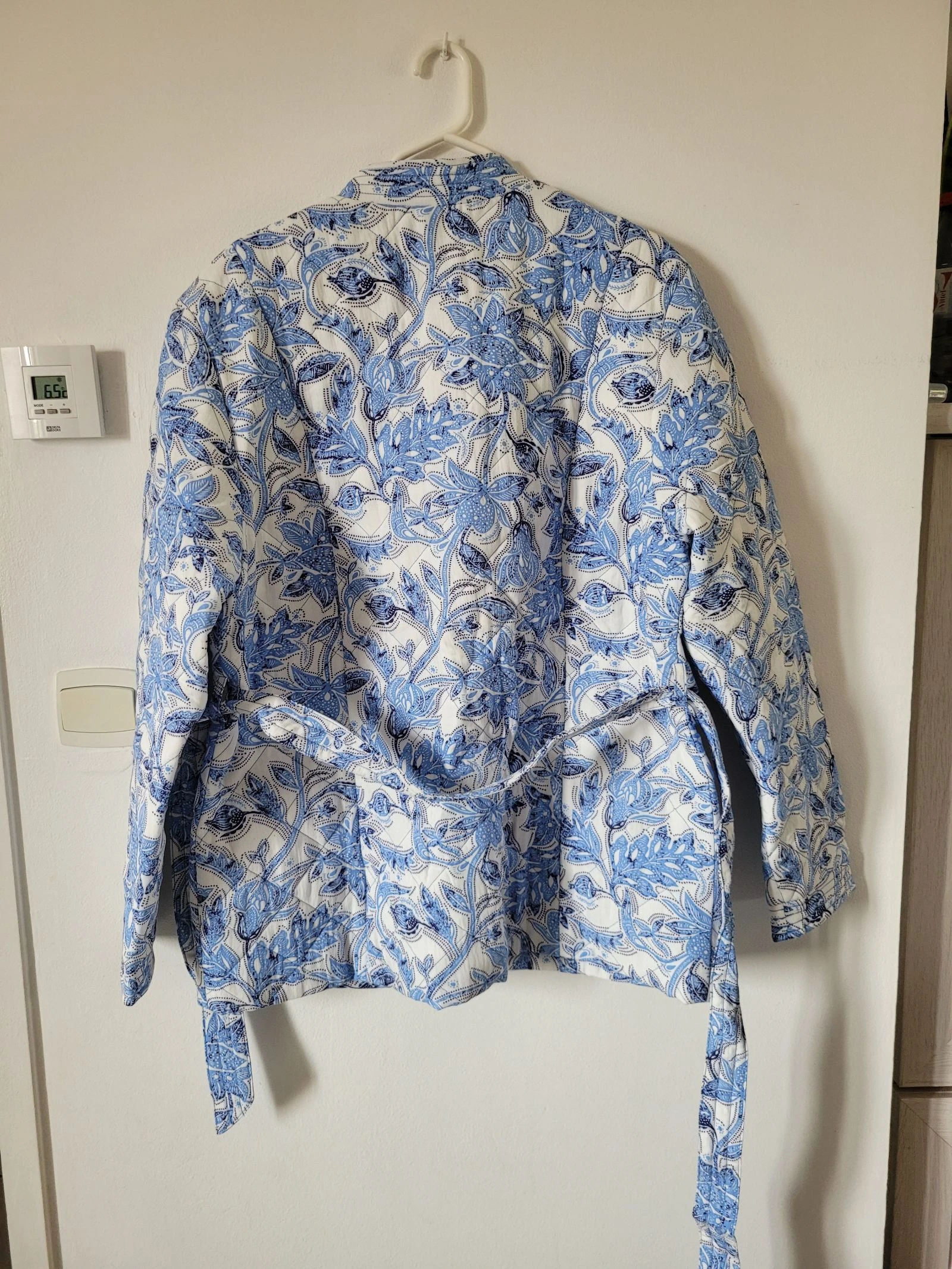 Casaco acolchoado Damart floral azul e branco – Tamanho 44 – Novo sem etiqueta – photo 5